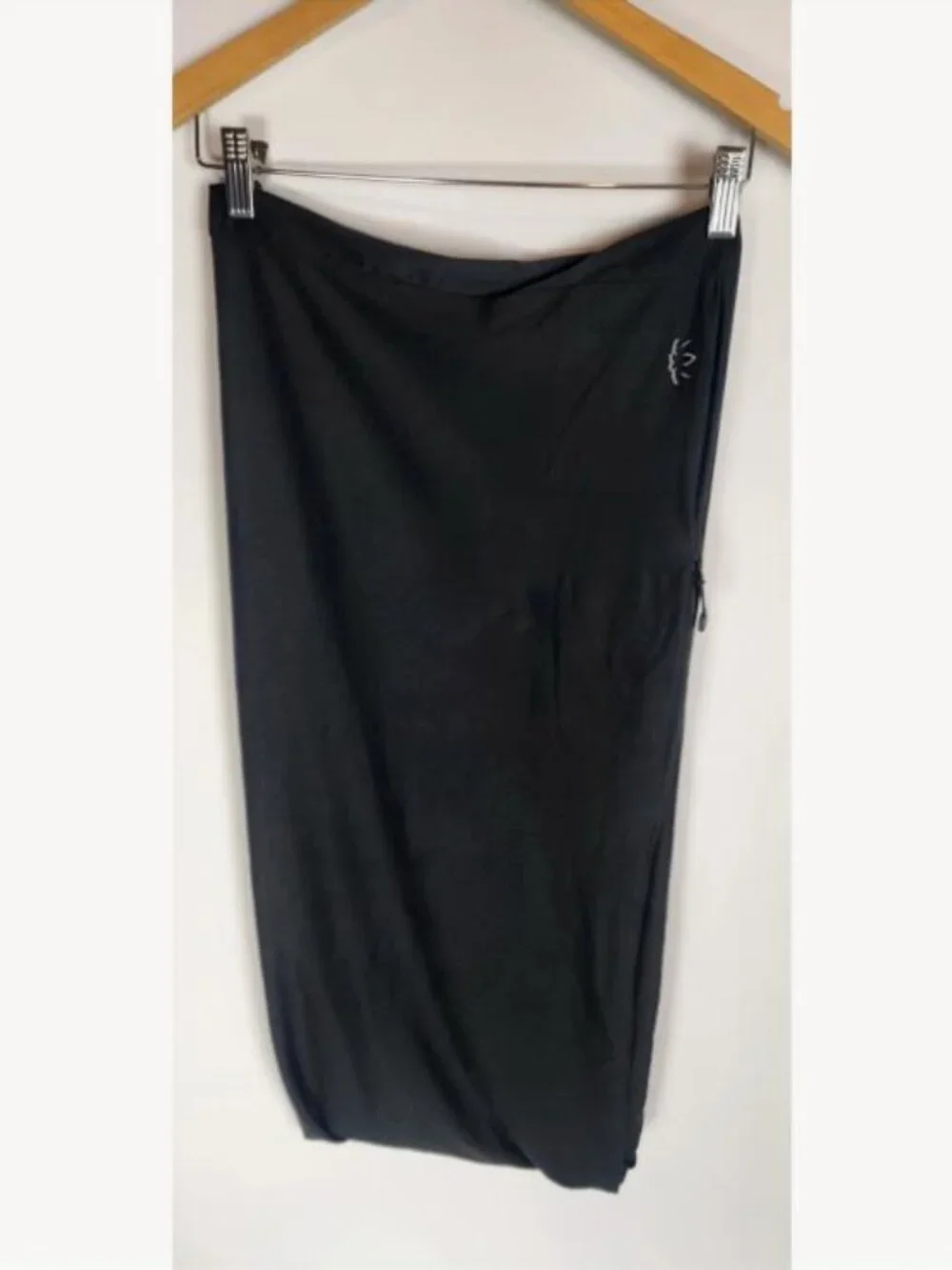Beyond Yoga Pocket Infinity‎ Scarf Black Hidden Zipper Wrap